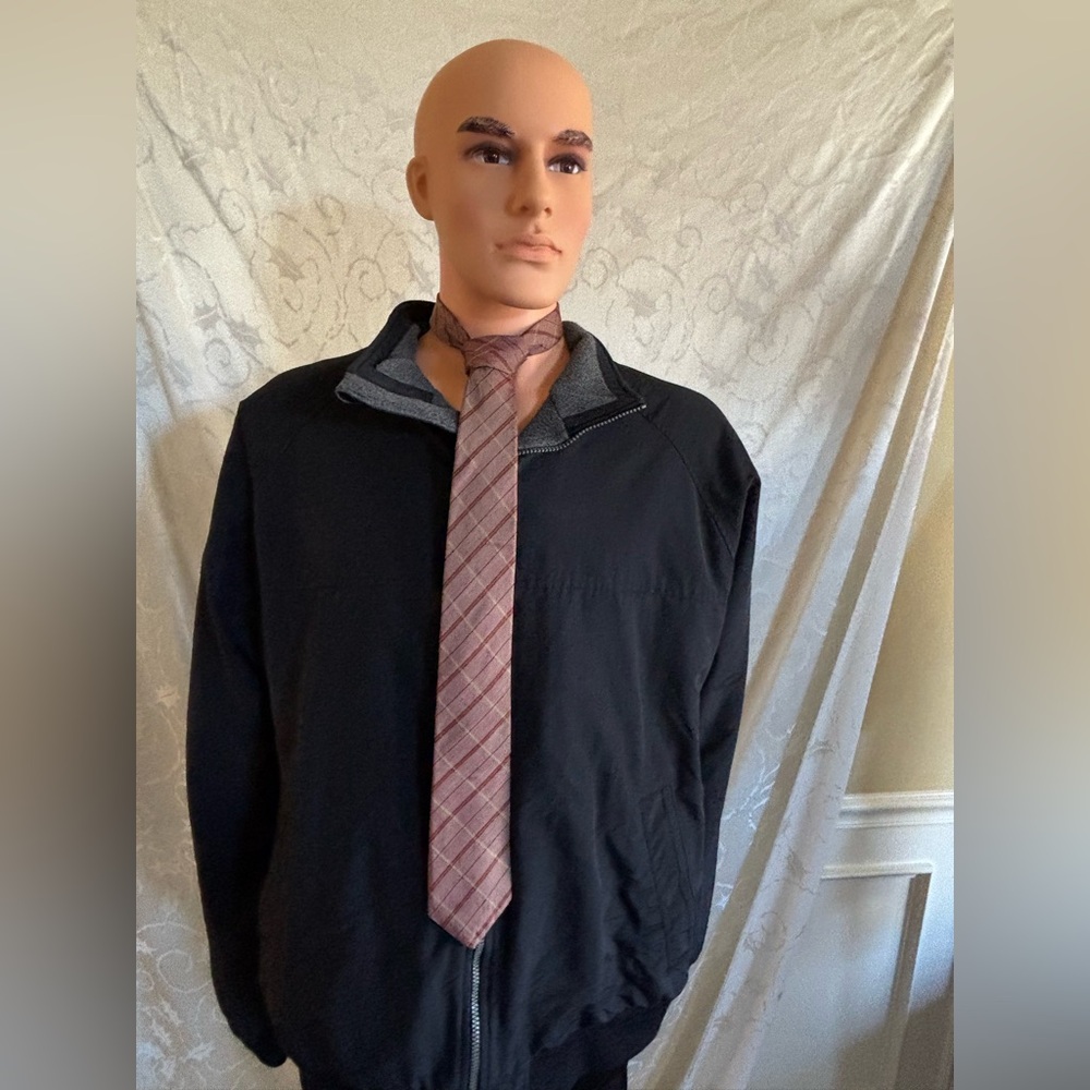 Calvin Klein 100% Silk Red and Yellow Criss-Cross Striped Tie (Good Condition)